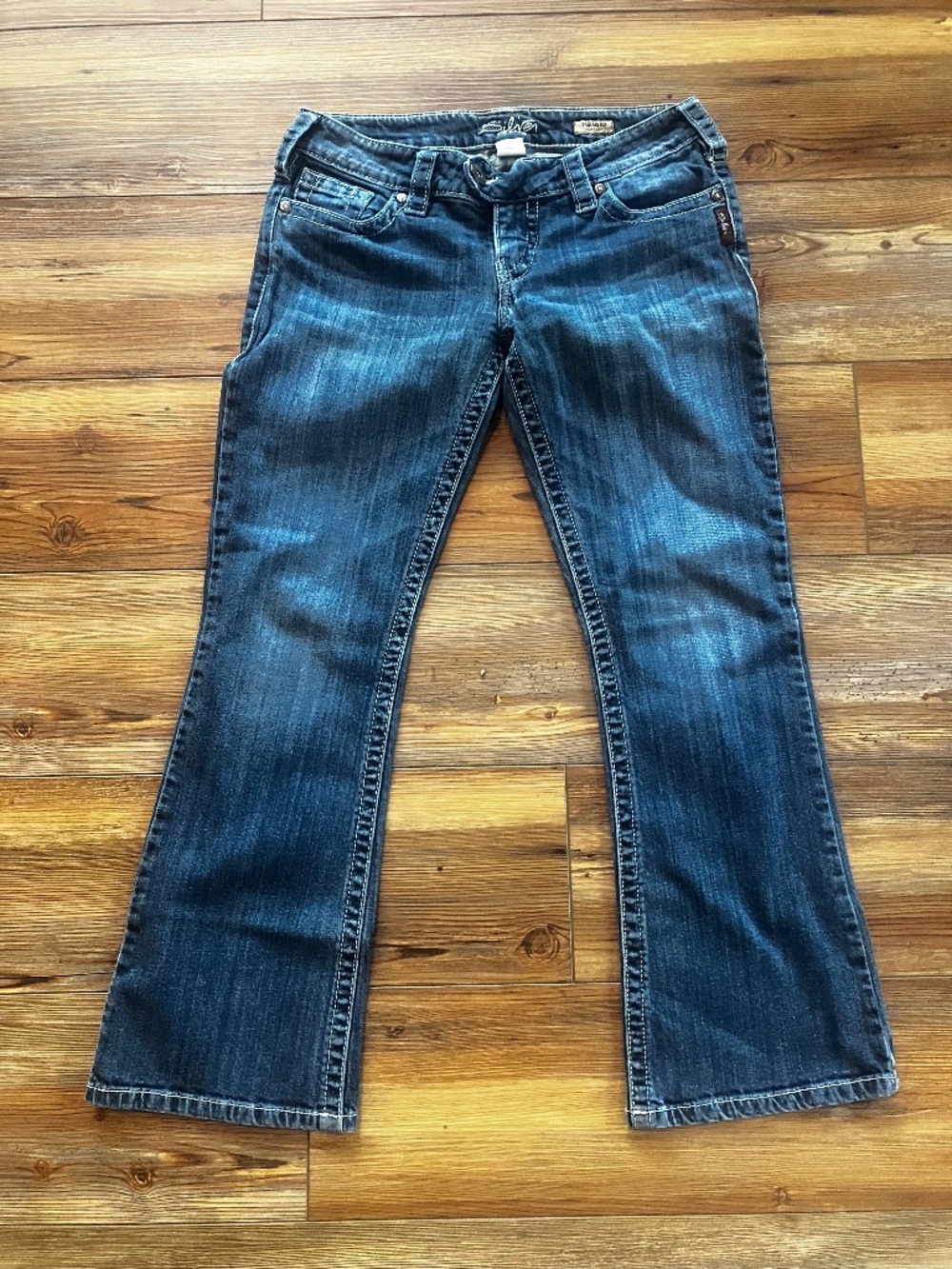 Silver Jean Co Women’s SUKI Tuesday Bootcut Jeans Size 29x26 Western Stitch Logo
